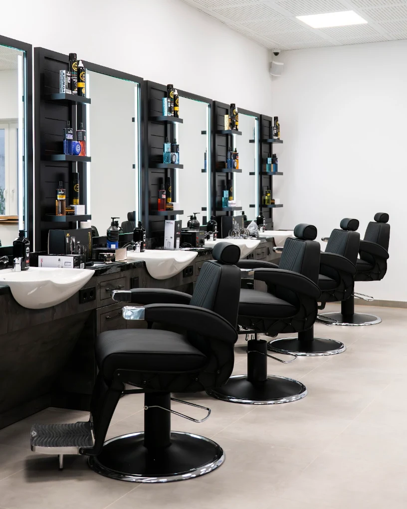 Reale Aufnahme der Friseurplätze bei Goldene Schere